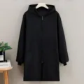 Giacca variante con cappuccio impermeabile a maniche lunghe in pile nero lavorativo. - 5XL / Nero