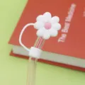 Silicone straw cover with cute white daisy flower design, dustproof protective cap for cups. - White Pink