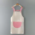 Grembiule da cucina impermeabile e antiolio per uso domestico con pratiche tasche rosa. - Grigio con tasca rosa