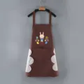 Wasserdichte Küchenschürze mit Handtuch-Taschen süßer Osterhase Druck braune Variante - Halfter-Schürze mit Hasenmotiv und Handabwisch-Funktion - Kaffee