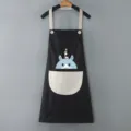 Grembiule da cucina impermeabile per cucinare, resistente modello nero con tasche. - Vestibilità regolare / Nero con tasca grigia