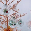 Transparente Weihnachtskugel mit Tannennadeln und Schnee, ideal für den Weihnachtsbaum. - Stil D (Schneeflocke ohne Licht) / 3 Stück/Packung