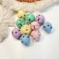 Piccoli campanelli pastello opachi 2.4cm con intaglio stella colorati per albero di Natale - Multicolore