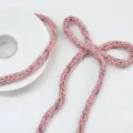 Variante nastro in corda di lana lavorata a maglia rosa per decorazione albero di Natale. - Motivo Rosa