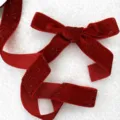 Rote Glitzer Flockband Schleife, perfekt für Weihnachtsbaumdekoration und festliche Feiertage. - 2cm x 5 Yards / Weihnachtsrot