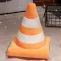 Cuscino peluche cono da cantiere arancione giocattolo imbottito decorazione casa divano 1pz - Arancione