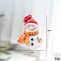 Weihnachts Harz Schneemann Hängeornament mit rotem Hut und orangefarbenem Schal Deko - Schneemann mit Gelbem Schal / 1 Stück