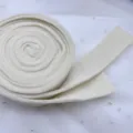 Weisse dicke Filzband Rolle fur DIY Weihnachtsbaum Schleifen und festliche Dekorationen. - 5cm x 5m / Gebrochenes Weiß