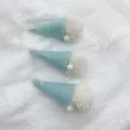 Filz Weihnachtsbaum Girlande DIY Zubehör Anhänger Variante mit hellblauen Kegel Pompons - Eiscreme Plüschball / 2 Stück/Packung / Blassgrün