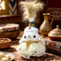 Peluche di pecora in stile etnico carino con cappello di piuma e abito, regalo souvenir. - Agnellino dello Xinjiang in abito giallo / 15cm (Con Cappello 35cm)