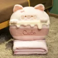 Variante di cuscino e coperta scaldamani in peluche rosa con motivo animale carino. - Cuscino scaldamani 40 x 30 cm (senza coperta) / Cuscino scaldamani maialino torta con coperta