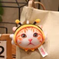 Simatico ciondolo gatto peluche 3D con cappuccio ape, morbido portachiavi in peluche per borse. - Stile Pendente Cappello Ape 10cm