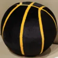 Cuscino da basket in peluche nero e giallo, morbido giocattolo sportivo per la casa. - 9cm / nero e oro