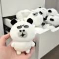 Simpatico ciondolo in peluche di panda divertente, bambola meme morbida portachiavi. - 10cm / Narici