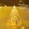 Kleine Kristall-Eisberg-LED-Nachtlampe mit warmgelbem Licht und gerippter Textur - Kleines Eisberg Nachtlicht / 5x5x6cm