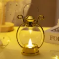 Lanterna LED dorata retrò con candela elettronica a luce calda decorativa - Oro