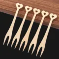 Forchette da frutta monouso in bambù con cuore carino, ideali per dessert, torte e feste. - Cuore / Set da 20 Pezzi