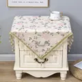 Exquisita funda de encaje floral para mesita de noche con flecos de cuentas, antipolvo. - 65x65cm / Cortina de ensueño beige