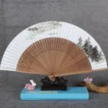 Éventail chinois traditionnel avec peinture de paysage, côtes en bambou et belle boîte cadeau. - Pêche