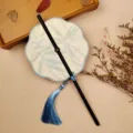Mini vouwwaaier donkere bamboe handvat blauwe kwast klassieke Hanfu draagbare ronde waaier blauw - 35cm Lengte / Achtbladige Bamboeschaduw