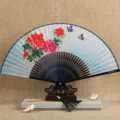 Abanico plegable de seda china con patrón floral de peonía tradicional y soporte de madera. - Yanhong Mudan Azul