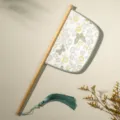 Traditionele Chinese handwaaier van hout met groene kwast voor fotorekwisieten. - Xiarong - vouwwaaier