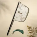 Traditionele Chinese vintage waaier met prachtige bloemborduursel en lange houten handvat. - Yijing katana waaier