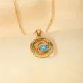 Exquisites goldenes Evil-Eye-Anhänger-Halsband mit filigranen konzentrischen Kreisen. - U Rund