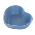 Platito de paja de trigo en forma de corazón azul para salsa y vinagre en mesa. - Corazón Azul