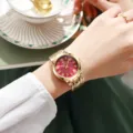 Elegante orologio al quarzo da donna dorato con quadrante rosso e numeri grandi - Quadrante Rosso Cassa Dorata