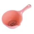 Louche à eau en plastique durable, cuillère rose épaisse avec poignée et bec pour la cuisine et le bain - Rose