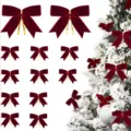 Primo piano di ciondoli fiocco in velluto rosso natalizio, dettagli decoro albero festivo. - Fiocco a Coda di Rondine / 9x9cm (1 Pezzo) / Rosso