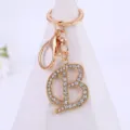 Porte-clés lettre B en strass doré, charm alphabet en cristal étincelant pour sac élégant. - Lettre B