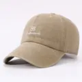 Kaki Baumwolle Baseball Cap mit weißer Stickerei, lässige Outdoor Sonnenschutz Mütze Unisex. - Reguläre Größe (56–60 cm) / Khaki