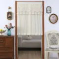 Elegante cortina corta de encaje blanco para puerta o ventana, estilo vintage bonito. - Media cortina 90x120 cm / Cortinas de doble capa opacas color beige ciruela de seda dorada