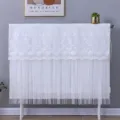 Housse de radiateur en dentelle blanche avec broderie délicate, protection anti-poussière. - Blanc