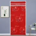 Detailansicht des roten, gesteppten, isolierten Türvorhangs mit festlichem Blumenmuster. - 90*200cm / Gepolsterte Baumwoll-Türvorhänge Doppelglück