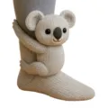 Detail der 3D-gestrickten Koala-Tiersocke mit gemütlicher Häkeltextur - Koala