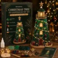 Beleuchtetes 3D-Weihnachts-Leuchtturm-Bastelset mit Seeglasstücken und warmen LED-Lichtern - Weihnachtsbaum-Stil