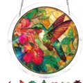 Detailansicht des zusammengesetzten Acryl-Kolibri-Sonnencänger-Puzzles mit Buntglaseffekt - Flammenkolibri / 18.8cm