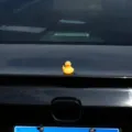Divertido pato amarillo de dedo medio para tablero de auto juguete con calcomanías adhesivas - Pato Pequeño Dedo Medio / 1 Pieza/Paquete / Amarillo