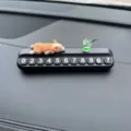 Χαριτωμένο κοιμισμένο σκυλί Corgi αυτοκινήτου προσωρινή κάρτα στάθμευσης εσωτερικού στολίδι. - Μαύρη πινακίδα με μεγάλα ψηφία + (Μικρό Κόργκι + Τσάι λάιμ) με κόλλα που δεν αφήνει σημάδια / Μαύρο