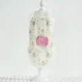 Chaleco de encaje fino para mascotas, vestido amarillo de conejo con flor decorativa. - XS / Amarillo