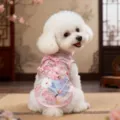 Bonito vestido cheongsam rosa para perros pequeños, estampado de cerezos y conejo verano. - XS / Flores en flor