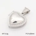 Gros plan détaillé du pendentif médaillon cœur en acier inoxydable avec finition brillante. - Style 2 / Acier