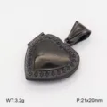 Détail de pendentif médaignon cœur en acier inoxydable, design ouvrable et finition sombre. - Style 2 / Noir