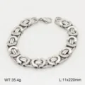 Vue détaillée du bracelet en maille byzantine en acier inoxydable lourd, finition polie. - 7