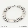 Vue detaillee bracelet acier titane homme, design maille lourde, bijou minimaliste elegant et mode. - 6