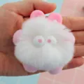 Lindo Monstruo Peludo Clip de Rejilla de Ventilación de Coche Blanco Peluche Variante - Monstruo de Cuatro Patas / Blanco