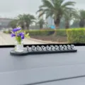 Auto temporäre Parkkarte Armaturenbrett Ornament mit Mini-Vase und klaren Telefonnummern. - Lila Jasmin + Schwarze Basis